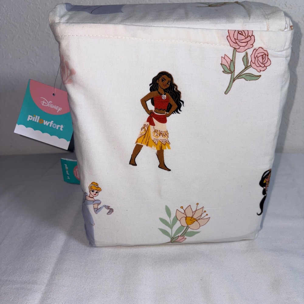 Disney Pillowfort Sheet Set Queen White New Princess Moana Cinderella Rapunzel